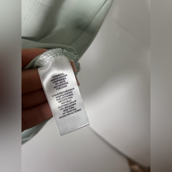 Ellie Tahari Women’s Green Sleeveless Vest- size small - Picture 4 of 4